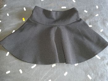 Jupe noire kiabi 4ans