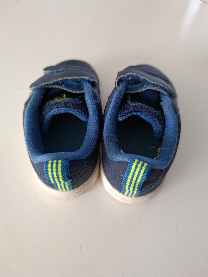 Addidas pointure 22 - photo numéro 2