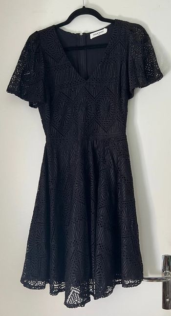 Robe brodée style patineuse taille XS-S
