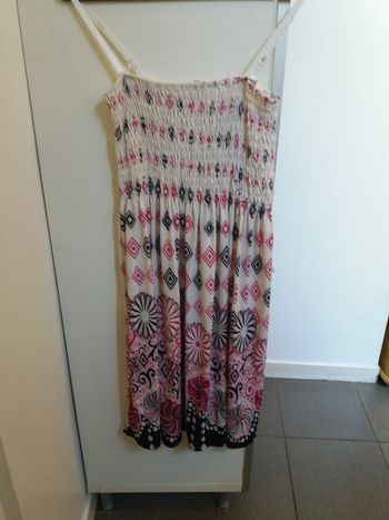 Jolie robe a motif coloré