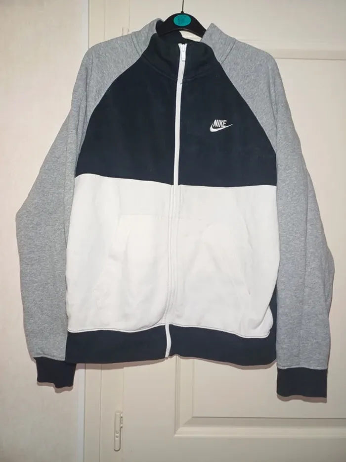 Gilets zippés Nike