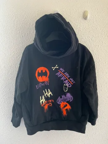 Pull à capuche Batman taille 5-6 ans 💫