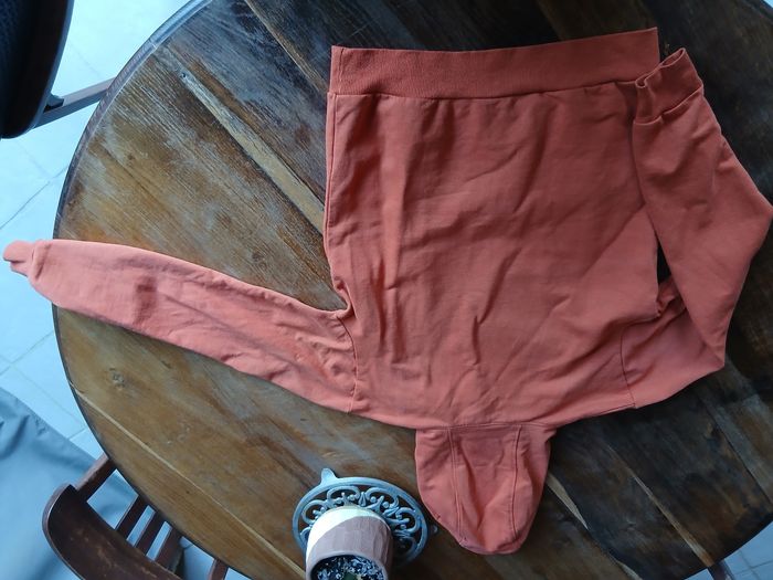 Sweat a capuche - photo numéro 4