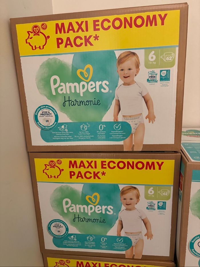 2 cartons de 62 couches t6 pampers harmonie