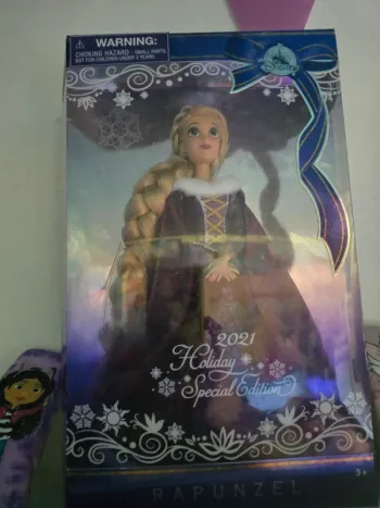 Poupée raiponce holodays disney
