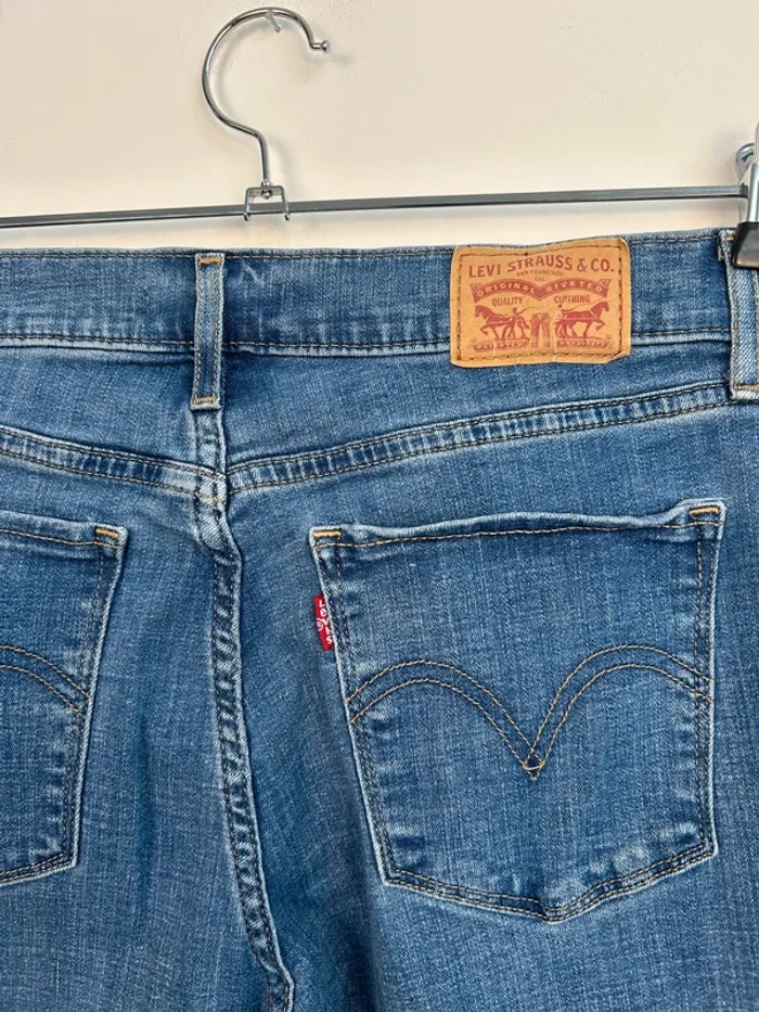 Jean Levi's Femme Bleu W28 L30 | Classic Straight | Taille 38 | Très Bon État | BP280 - photo numéro 3