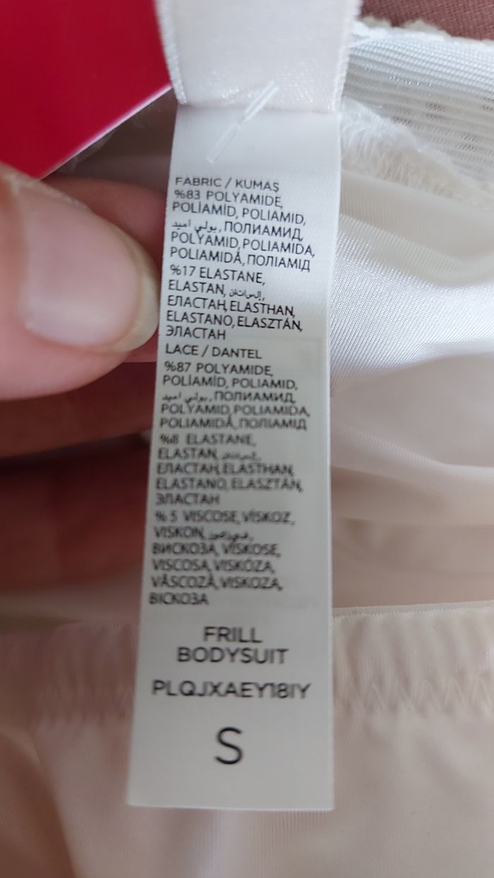 Body avec dentelle - photo numéro 9