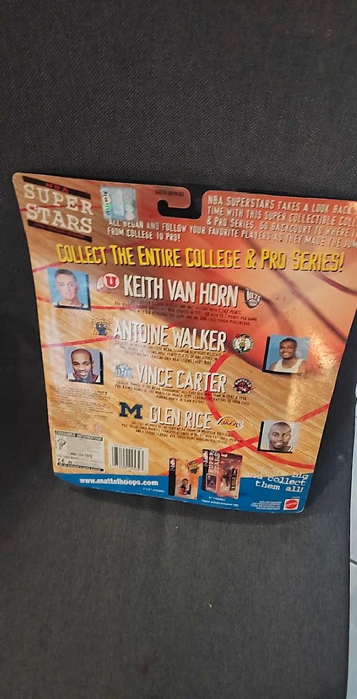 Figurine super stars nba Antoine walker - photo numéro 2