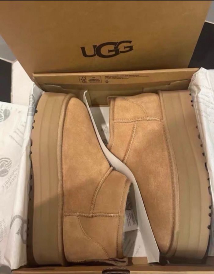 Ugg ultra mini suede taille 39