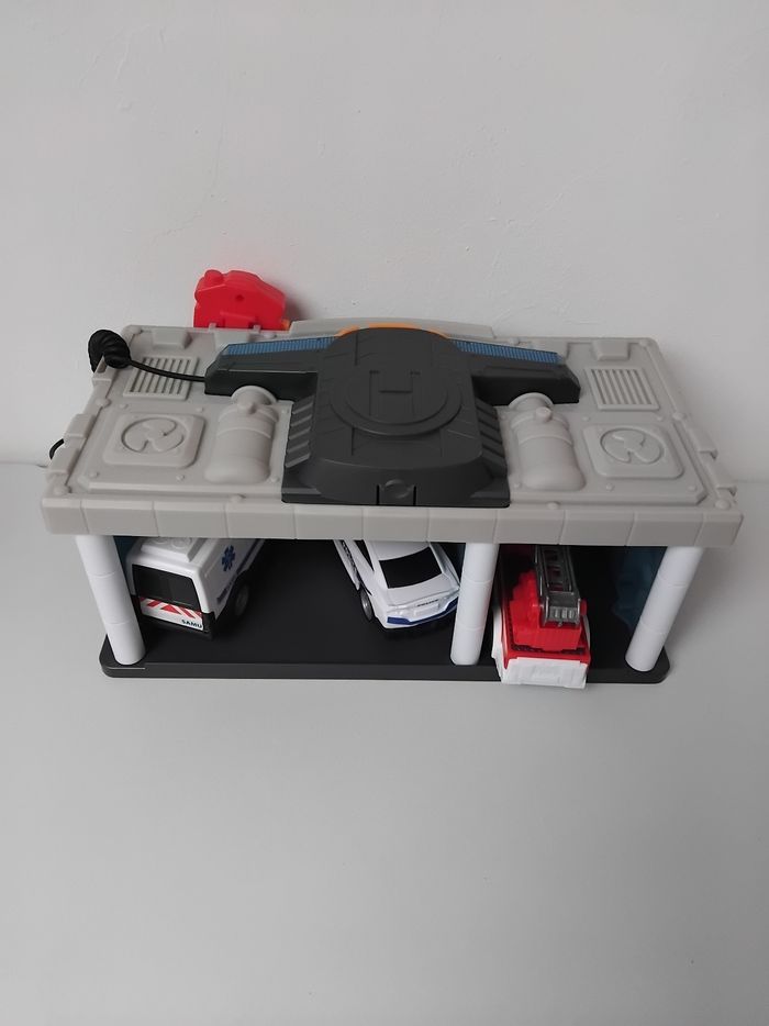 CENTRE DE SECOURS Pompier Police Ambulance Complet 🚑 - photo numéro 5