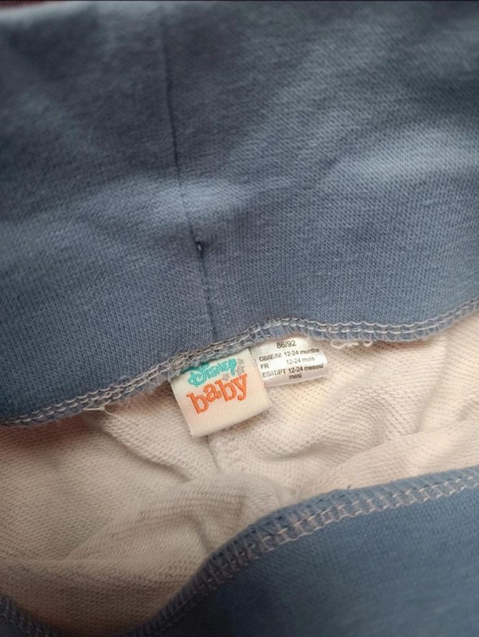 Ensemble de jogging fille
Marque Disney baby
Taille 86/92cm - photo numéro 6