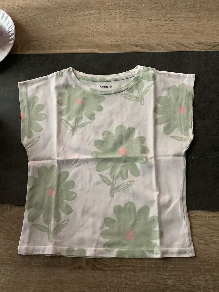 T-shirt taille 8 ans