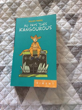 #au pays ds kangourous Giles Paris. )