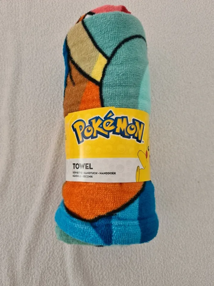 Serviette Pokemon neuve