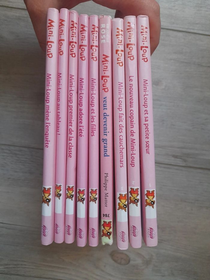Lot de 9 livres mini-loup