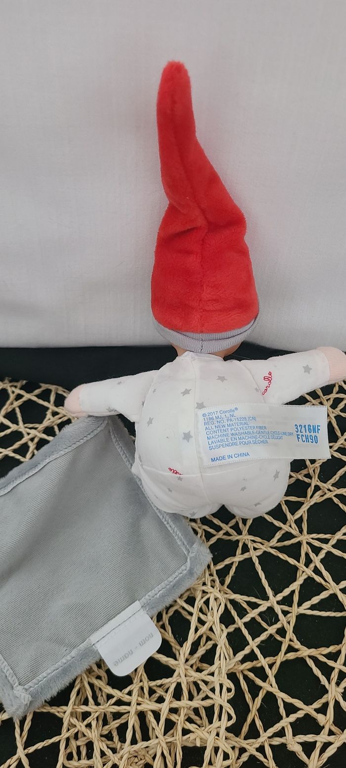 Doudou poupée bébé mouchoir blanc gris rouge Minirêves COROLLE - photo numéro 2