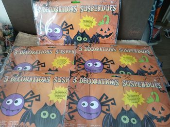 Lot de 23 paquets de 3 décorations 3D halloween