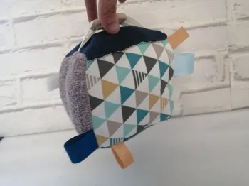 Cubes d éveil multiples faces