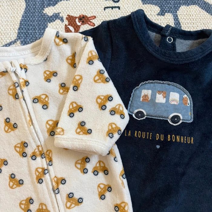 2 pyjamas velours - naissance 50cm - photo numéro 2