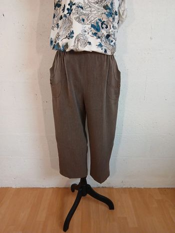 Pantalon court marron taille 5 bon etat