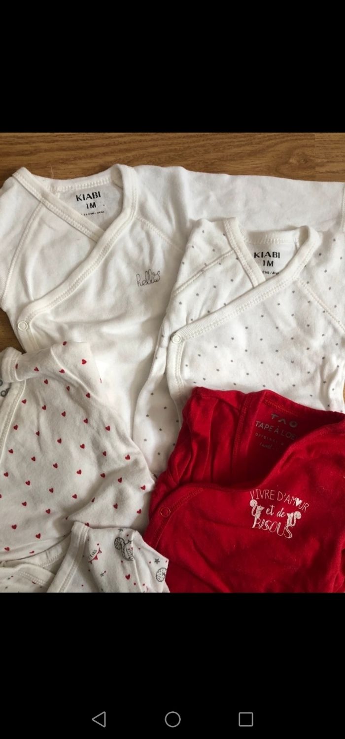 Lot 5 bodies taille 1 mois - photo numéro 3