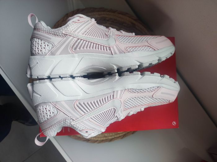 Baskets Nike vomero 5 - photo numéro 5