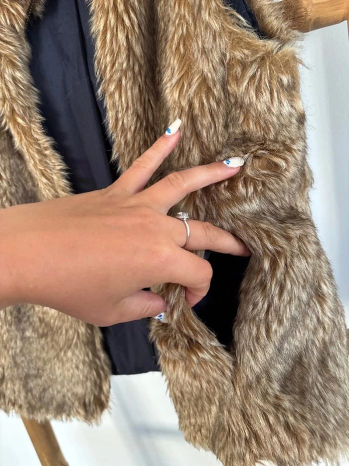 Veste moumoute sans manche Zara taille 9/10ans - photo numéro 4