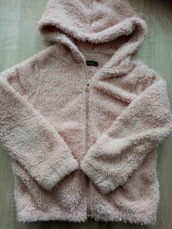 Veste rose pâle douce et chaude 6 ans