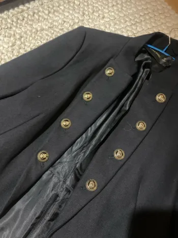 Blazer mit Goldknöpfen