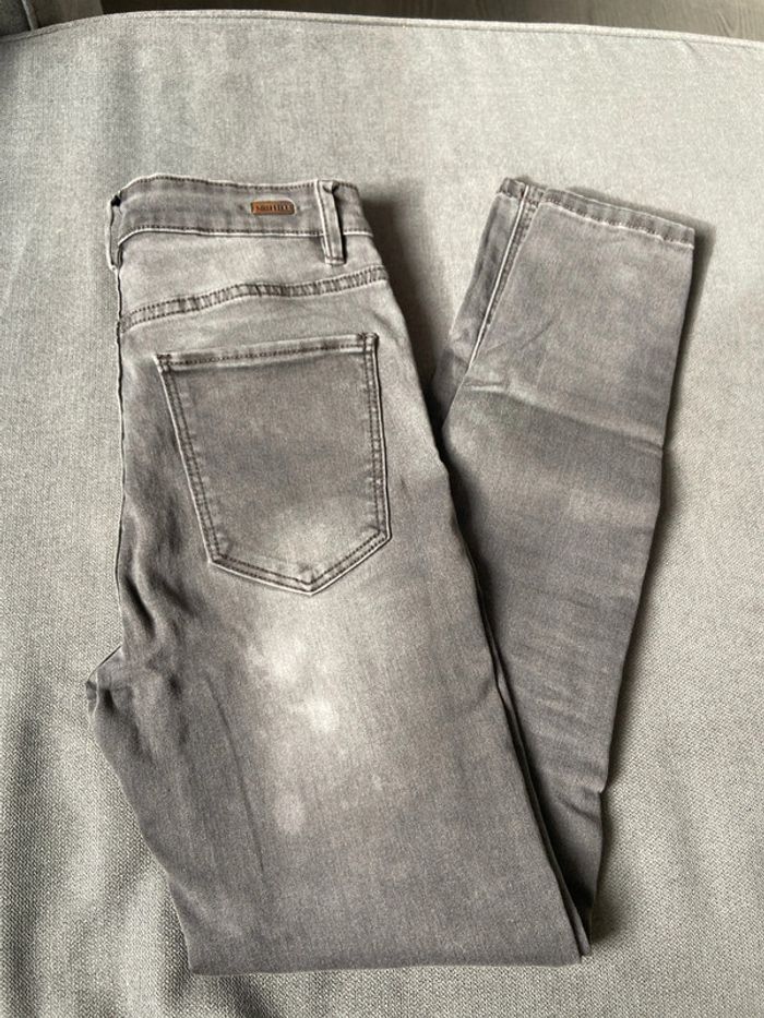 Jeans Pull & Bear gris