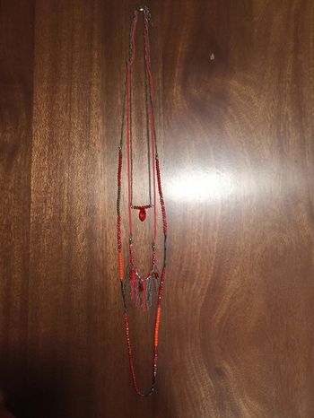 Magnifique sautoir 3 rangs rouge et noir