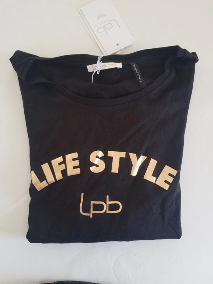 Tee-shirt manches longues NEUF - photo numéro 2