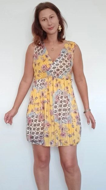 Robe plissée satinée fleurie