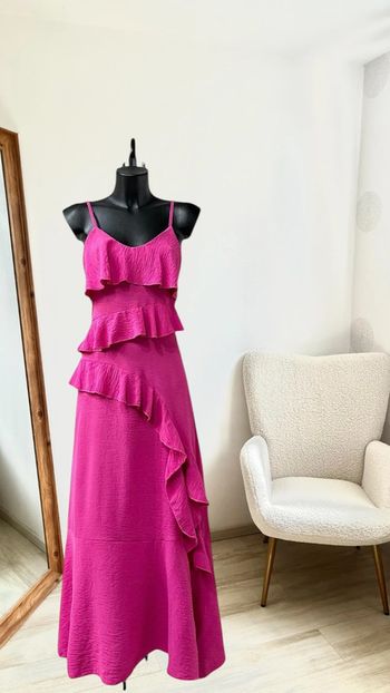 Robe longue couleur rose fuchsia avec fente coupe large