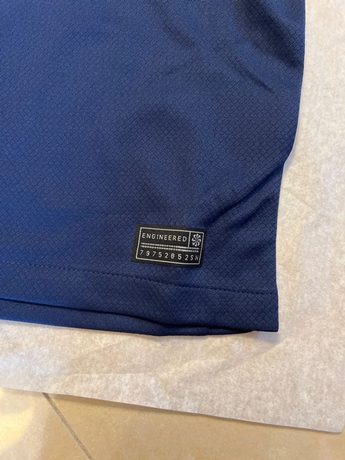 Maillot de foot Nike, équipe de France avec 2 étoiles taille 8/10 ans authentique neuf - photo numéro 5