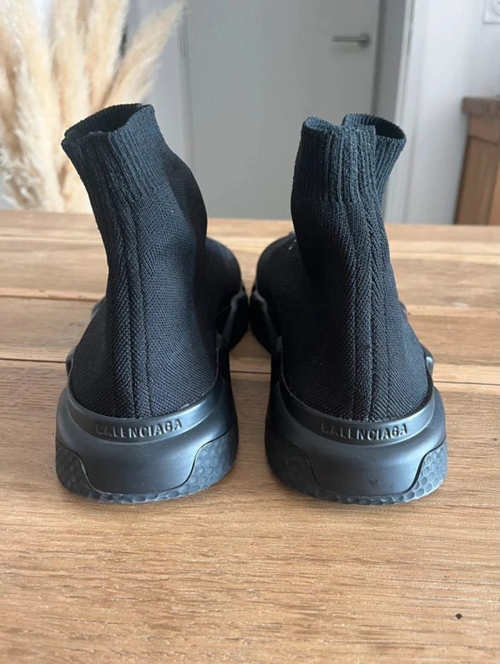 Balenciaga Speed 10 noires et blanches - photo numéro 5