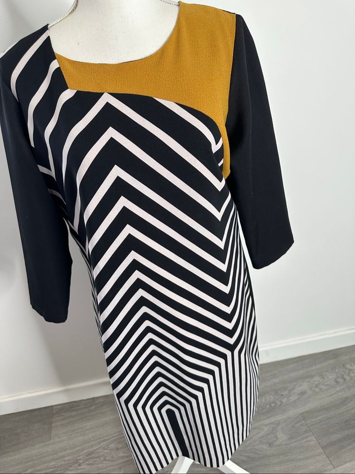 Robe à rayures noire blanche moutarde Miguel Gageiro T42 XL - photo numéro 3