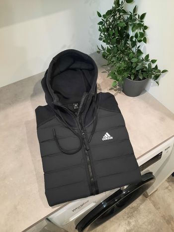 Veste Gilet Zippé Adidas – Noir (Effet Doudoune Devant) – Taille XS (Équivalent S)