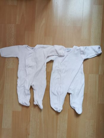 2 Pyjamas bébé