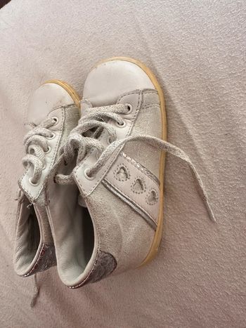 Chaussures en cuir 23