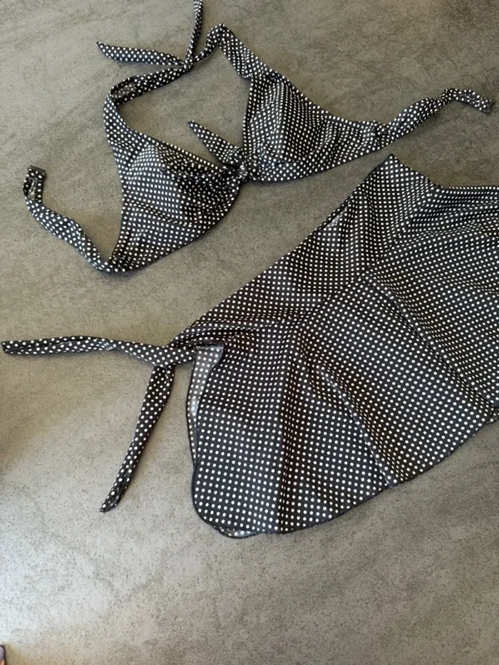 Maillot de bain 2 pièces N&B avec paréo - taille L - photo numéro 3