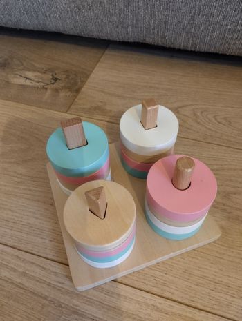 Jeu d'empilement en bois