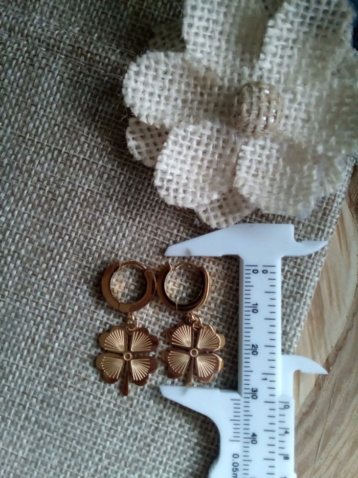 Petites boucles trèfles à quatre feuilles - photo numéro 2