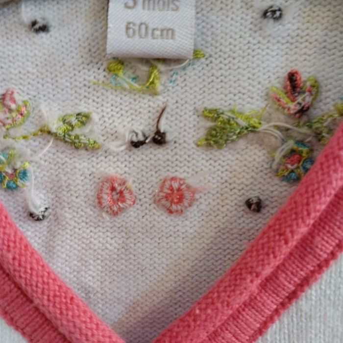 Gilet brodé fille 3 mois - photo numéro 5