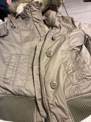 Manteau femme tbe très chaud intérieur moumoute 