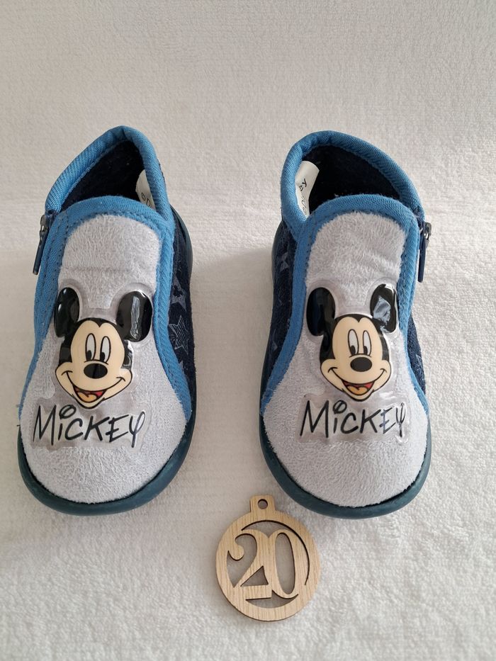 Chausson Mickey pointure 20 - photo numéro 2