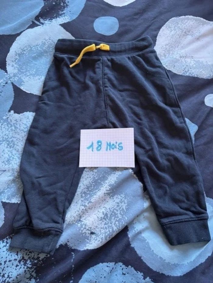 Lot pantalon garçon 18 mois - photo numéro 5