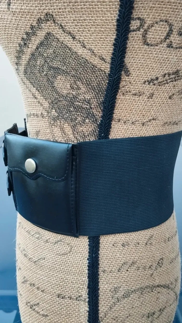 Ceinture noire avec poche 75/80 cm femme - photo numéro 6