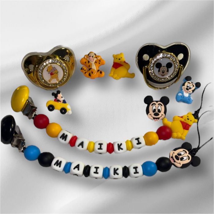 Attaches tétine accessoires bébé personnalisée anneaux de dentition etc Disney vintage rare créations créatrice