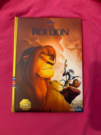 Livre Disney le roi lion